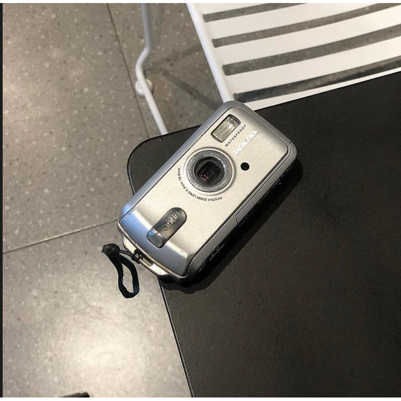 Máy ảnh Vintage Pentax Optio W20 màu trắng ngoại hình xinh, chất ảnh đẹp