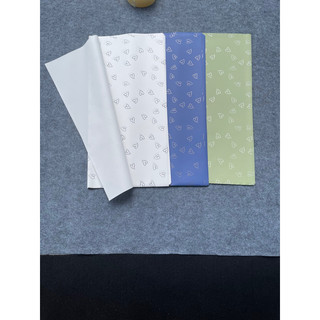 Giấy gói hoa 2 mặt  tim rỗng (20 tờ)