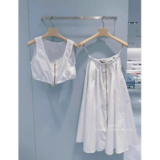 Set áo ba lỗ croptop khoá miu miu chân váy xoè dài