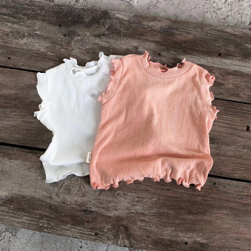 Áo thun sát nách viền bèo dễ thương cho bé