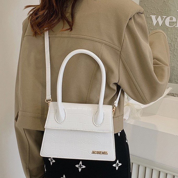 Túi đeo chéo chữ Jac nổi siêu phẩm size 20 mã H8