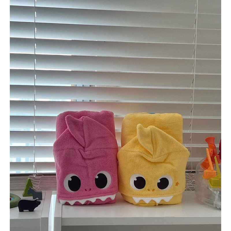 Khăn choàng , khăn tắm cho bé hình BabyShark Pinkfong Hàn Quốc