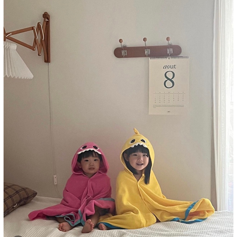 Khăn choàng , khăn tắm cho bé hình BabyShark Pinkfong Hàn Quốc