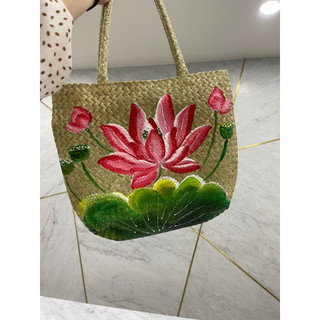 Nón và giỏ xách cỏ bàng