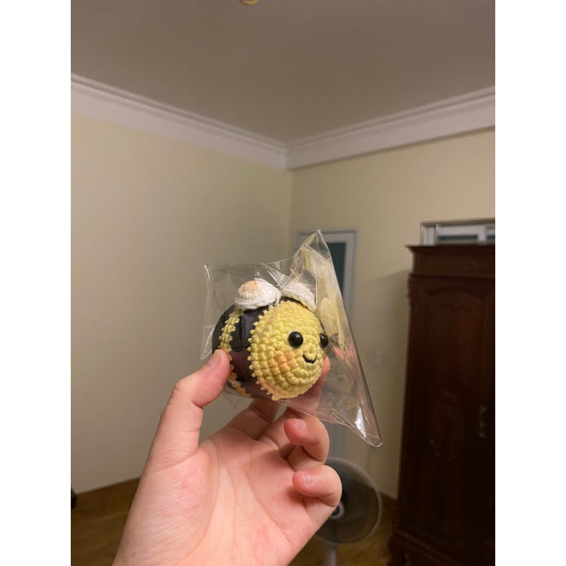 Móc Khoá Hình Con Ong CuTe Bằng Len