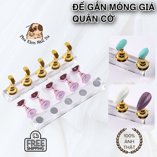 Đế gắn móng mẫu quân cờ màu gửi ngẫu nhiên