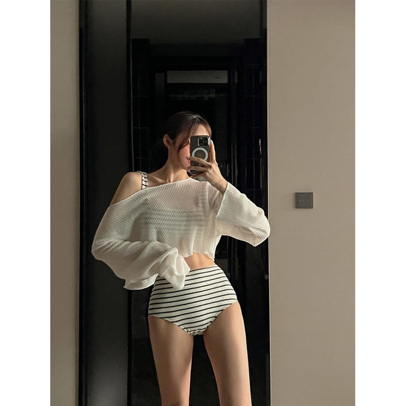 SET BIKINI HAI MẢNH KẺ NGANG CÓ MÚT KÍN ĐÁO