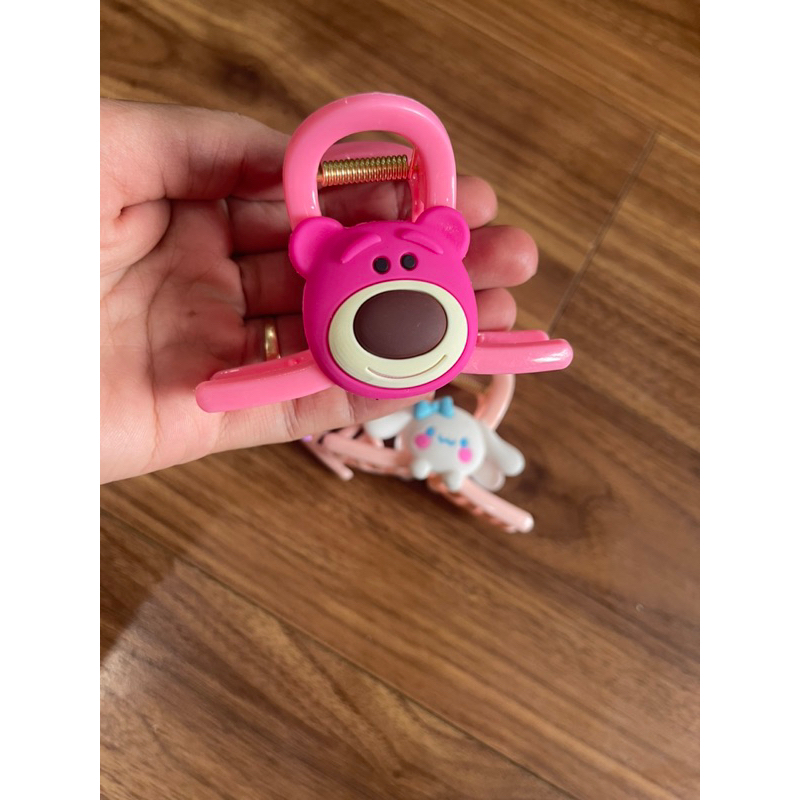 Set 4 kẹp càng cua cho bé hình gấu dâu cute
