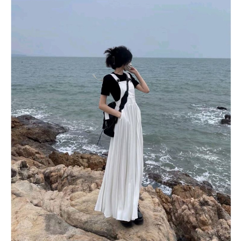 - (MUA Ở GIỎ LIVE ĐỂ ÁP MÃ) Quà tặng sinh nhật,bạn gái,cho nữ,tết Áo Thun đen/ Yếm váy xếp ly