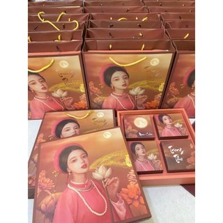 Hộp trung thu 4 bánh cô gái 200 g