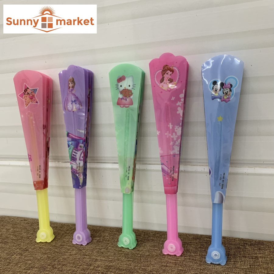 Quạt nhựa cầm tay hoạt tiết công chúa, hoạt hình đáng yêu dài 24cm, đồ chơi quạt nhựa gấp công chúa cho bé