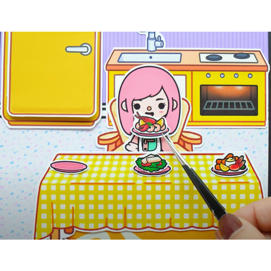 Wednesday búp bê giấy  Beak Street Building In Quiet Book