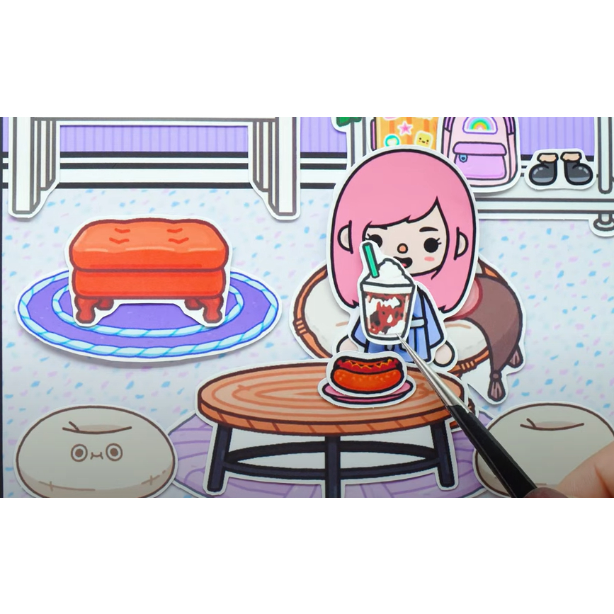 Wednesday búp bê giấy  Beak Street Building In Quiet Book