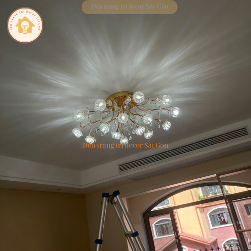 Đèn chùm hiện đại decor hình bông 15 bóng 3 chế độ ánh sáng tùy chỉnh phong cách hiện đại sang trọng