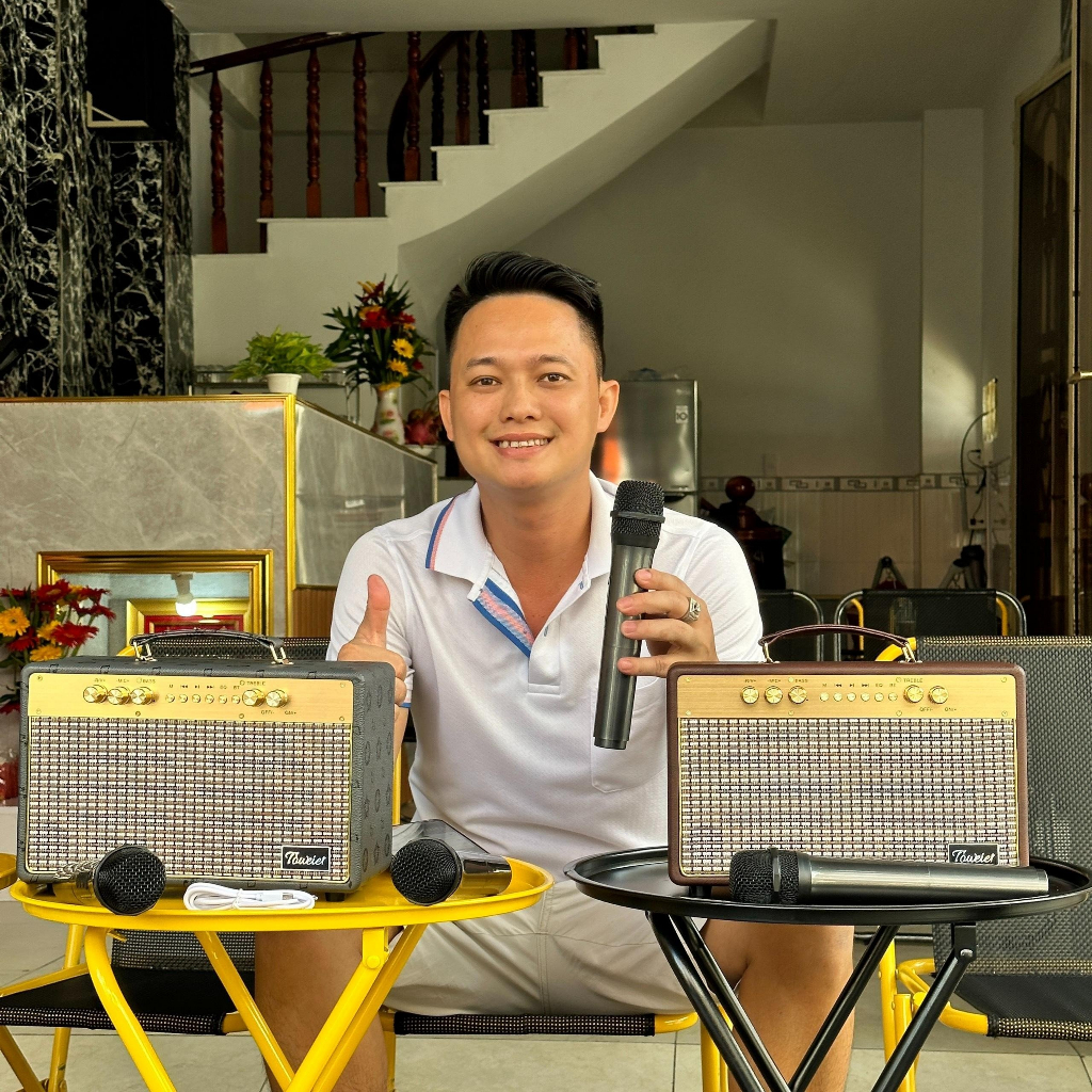 Loa Xách Tay Bluetooth Karaoke TW318- Thiết Kế Sang Trọng, Âm Thanh Sóng Động Chất Lượng Cao, Tặng Kèm 2 Micro Không Dây