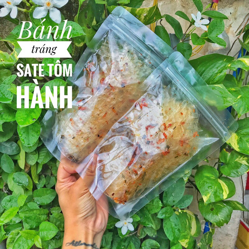 Bánh tráng miếng trộn sate tôm hành