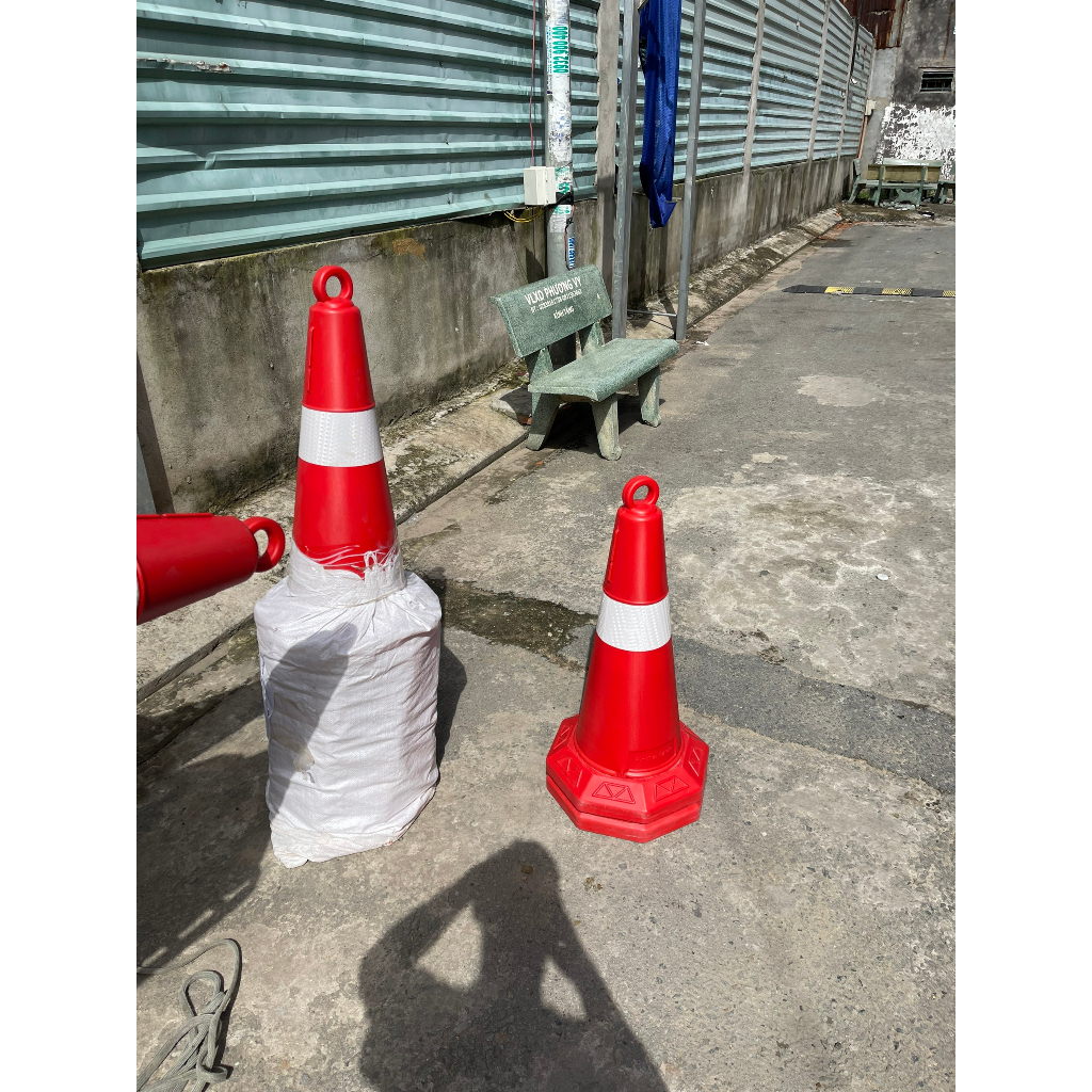 Trụ giao thông công trình, Trụ giao thông phân làn, Cọc tiêu phản quang, Cọc tiêu phân làn