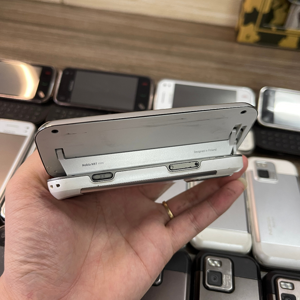 Điện thoại sưu tầm N97 Mini zin cũ nguyên bản