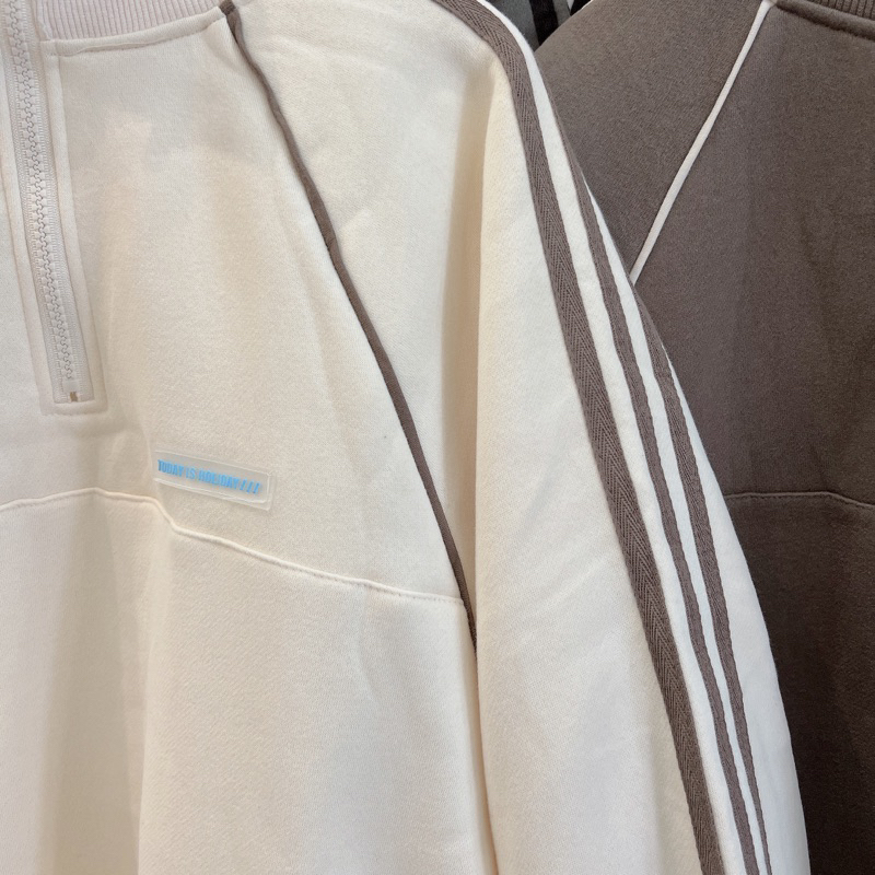 Áo nỉ khoá cổ HOLIDAY