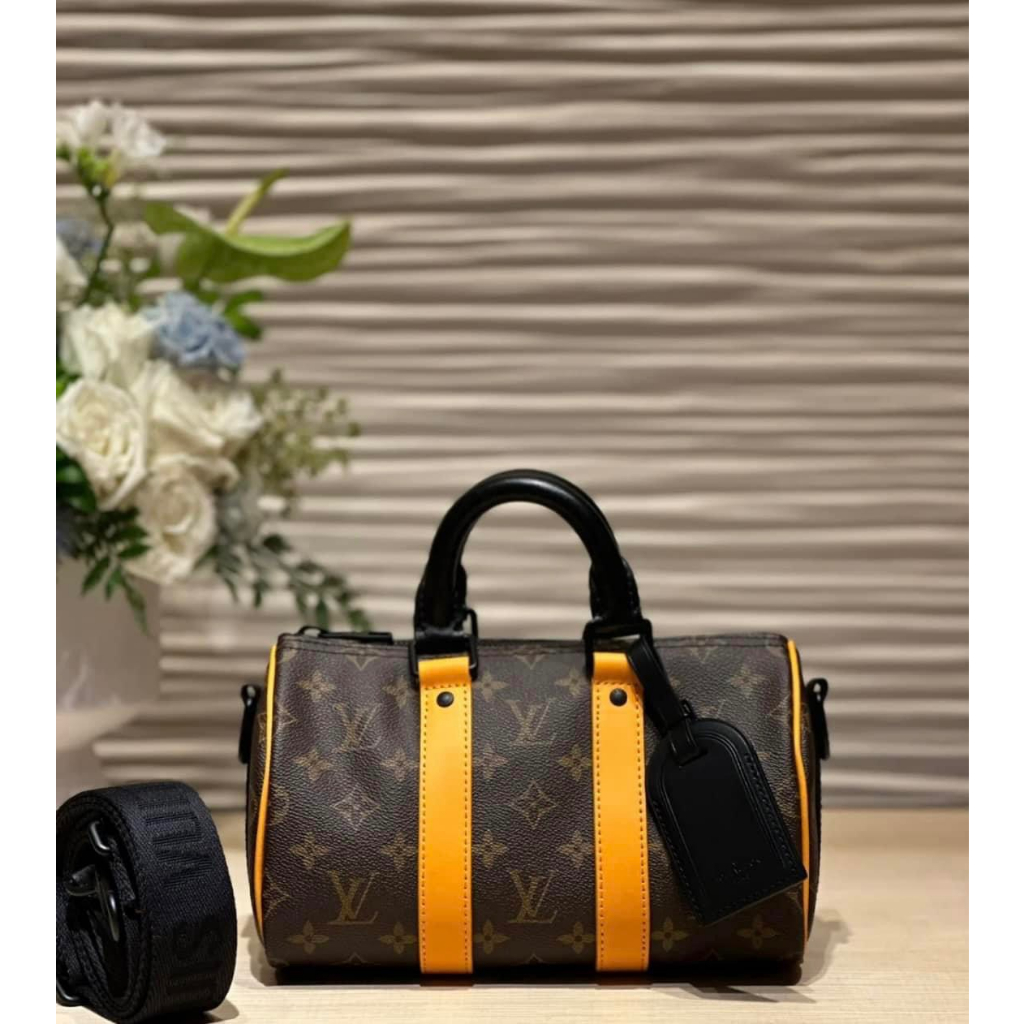 Keepall Louis Vuitton clutch 26 Monogram limited series patches Brown  Leather ref.657125 - Joli Closet