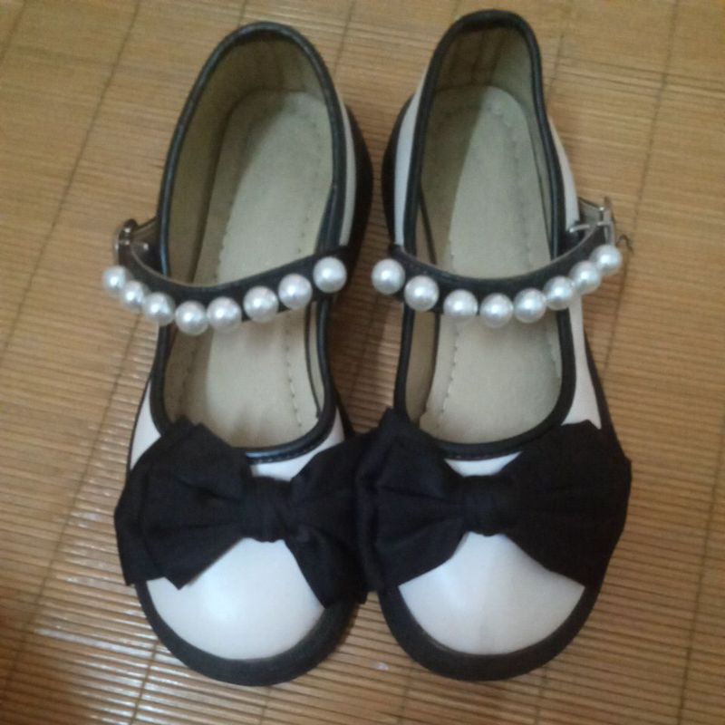 Pass giày baby doll màu be đính ngọc