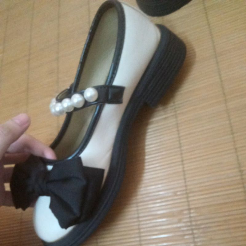 Pass giày baby doll màu be đính ngọc