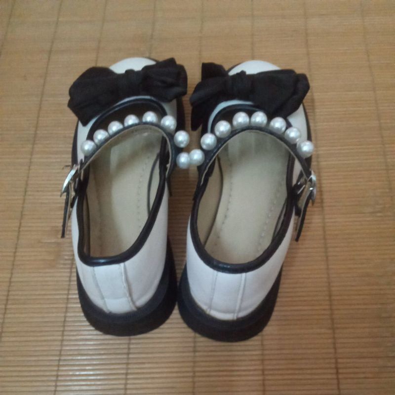 Pass giày baby doll màu be đính ngọc