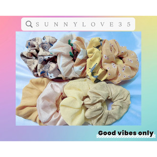 Phụ kiện tóc cột tóc scrunchies handmade chất liệu lụa satin mềm mịn chun co giãn tone màu vàng