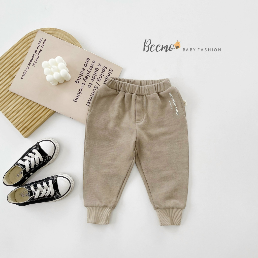 Quần dài Beemo cho bé trai, kiểu dáng jogger in chữ bên hông, vải cotton da cá mềm mại mặc thu đông 23300Q