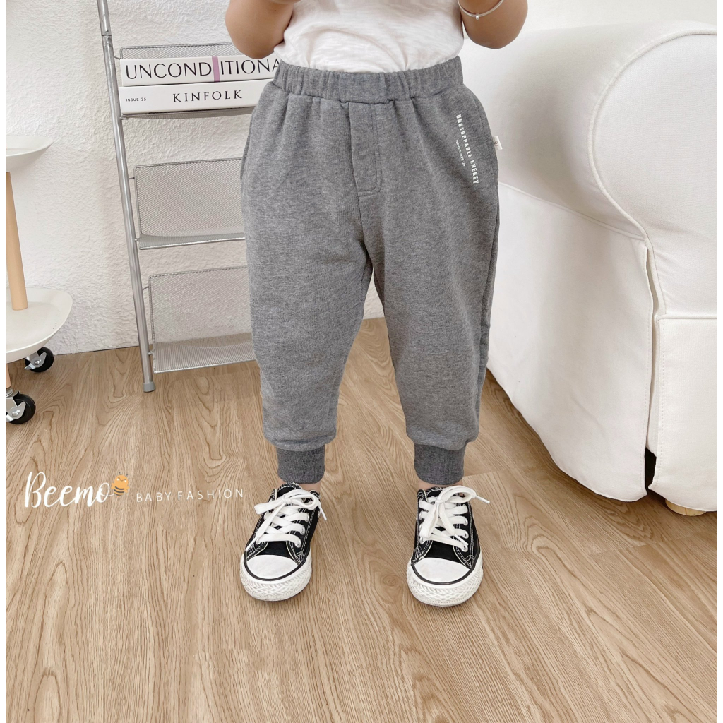Quần dài Beemo cho bé trai, kiểu dáng jogger in chữ bên hông, vải cotton da cá mềm mại mặc thu đông 23300Q