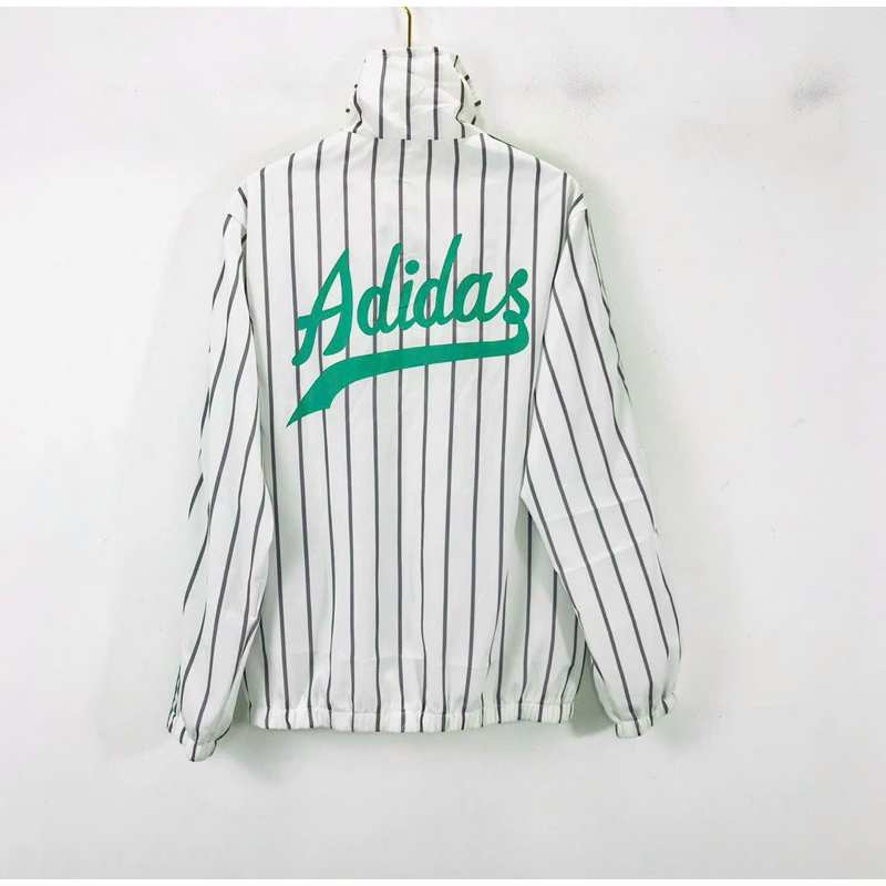 Áo khoác adidas thêu logo