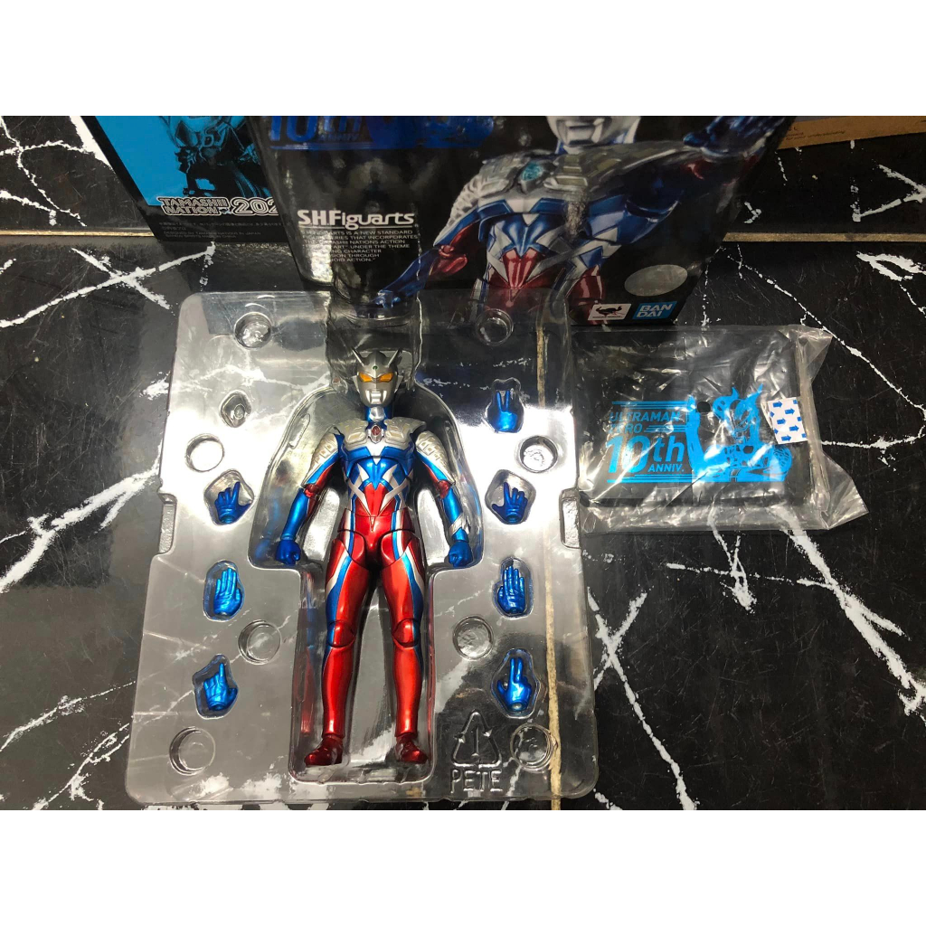 MÔ HÌNH NHÂN VẬT SHF ULTRAMAN ZERO 10TH VER 2ND