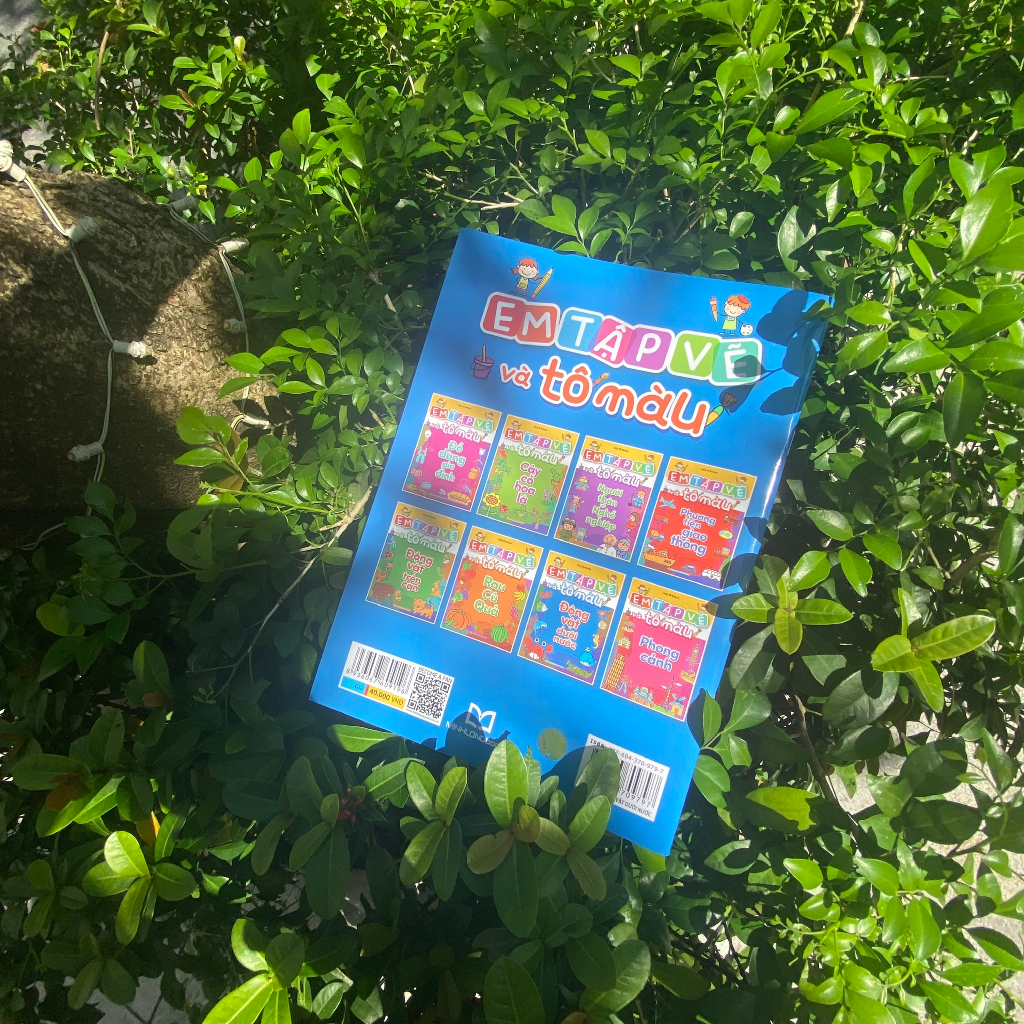 Sách Em Tập Vẽ Và Tô Màu - Động Vật Dưới Nước