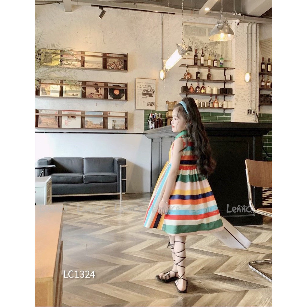 Váy Lennco sát nách cổ sen kẻ sọc nhiều màu cho bé gái