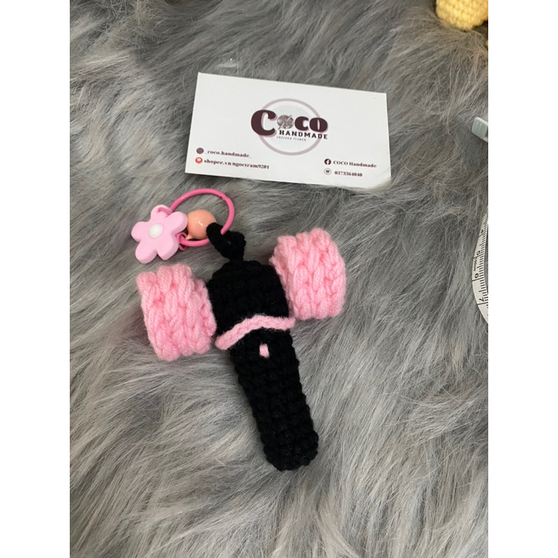 Móc khoá licktick blackpink bằng len ,móc khoá len