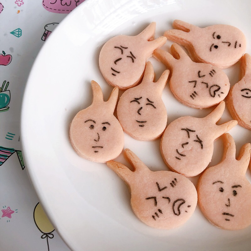 Bánh quy thỏ Hồng meme