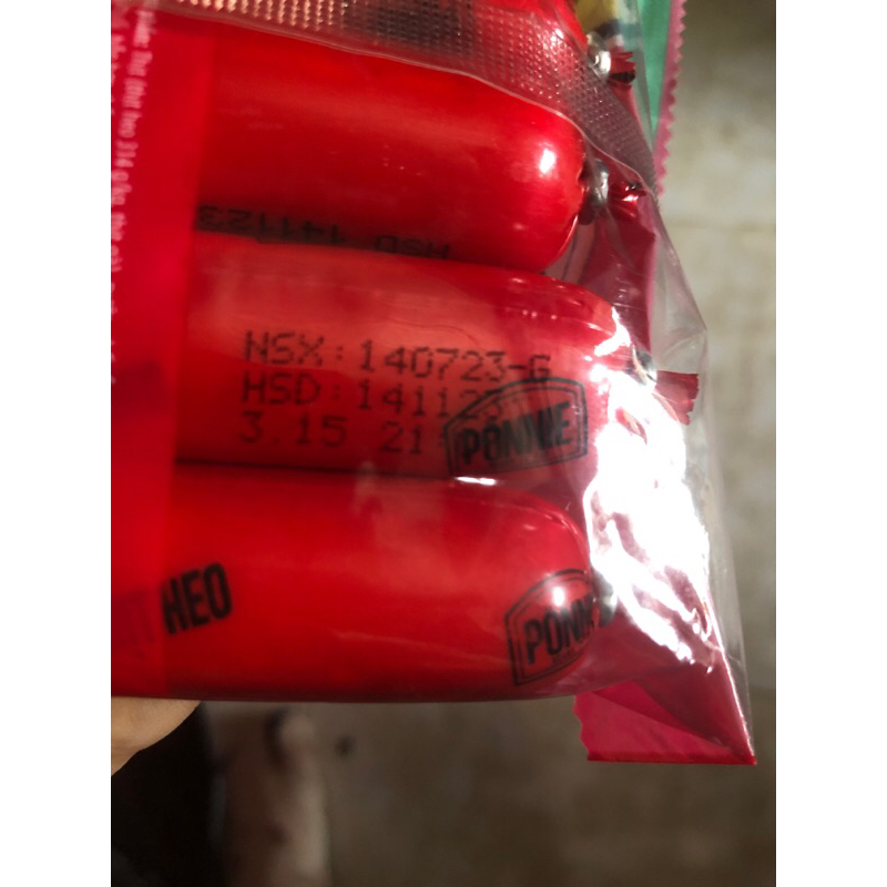 Xúc xích mua 5 tặng 1