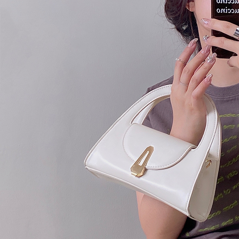 Túi xách nữ cầm tay đeo chéo mini đi chơi phong cách Hàn Quốc, size 20cm