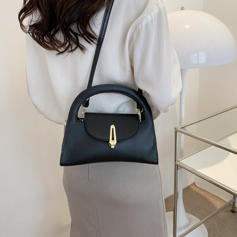 Túi xách nữ cầm tay đeo chéo mini đi chơi phong cách Hàn Quốc, size 20cm