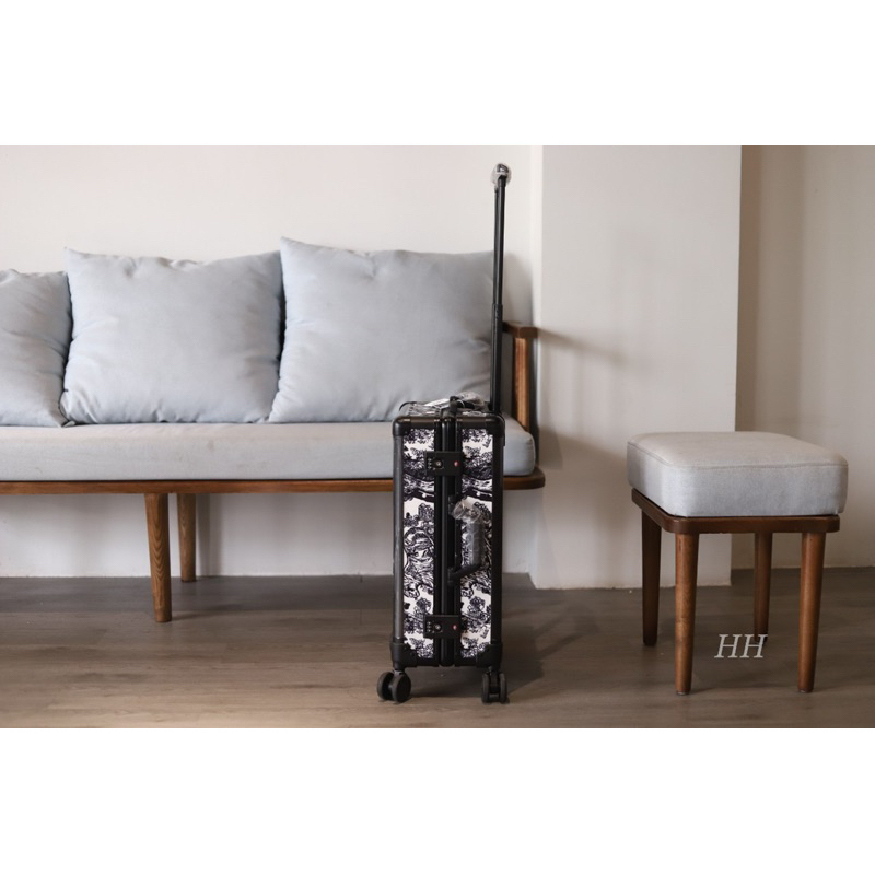 VaLi Di0r NB mầu mới