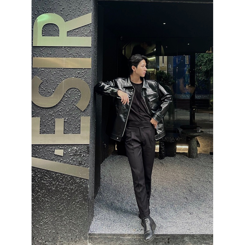 Áo khoác da OAO STUDIO có đệm vai