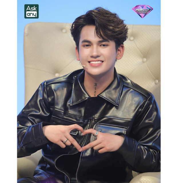 Áo khoác da OAO STUDIO có đệm vai