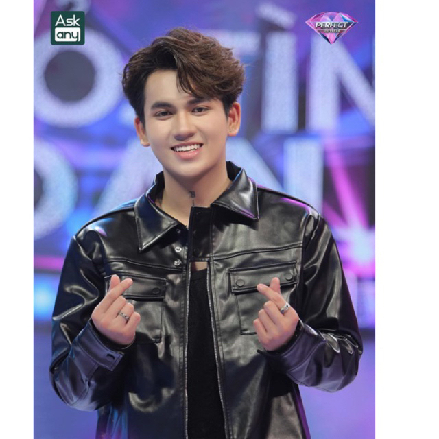 Áo khoác da OAO STUDIO có đệm vai