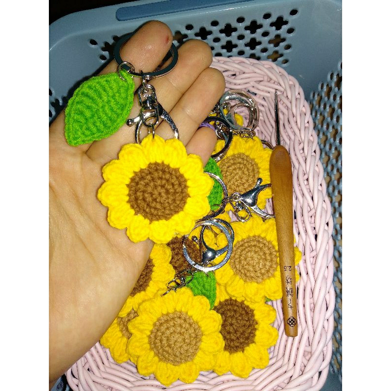 Móc khóa hoa hướng dương bằng len handmade/ Sunflower crochet