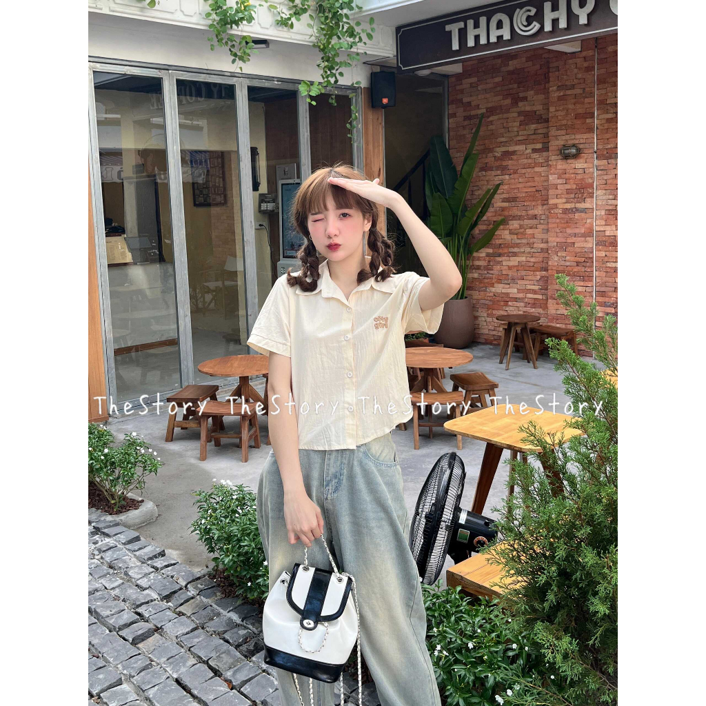 Áo sơ mi croptop tay ngắn thêu chữ city girl  A3033