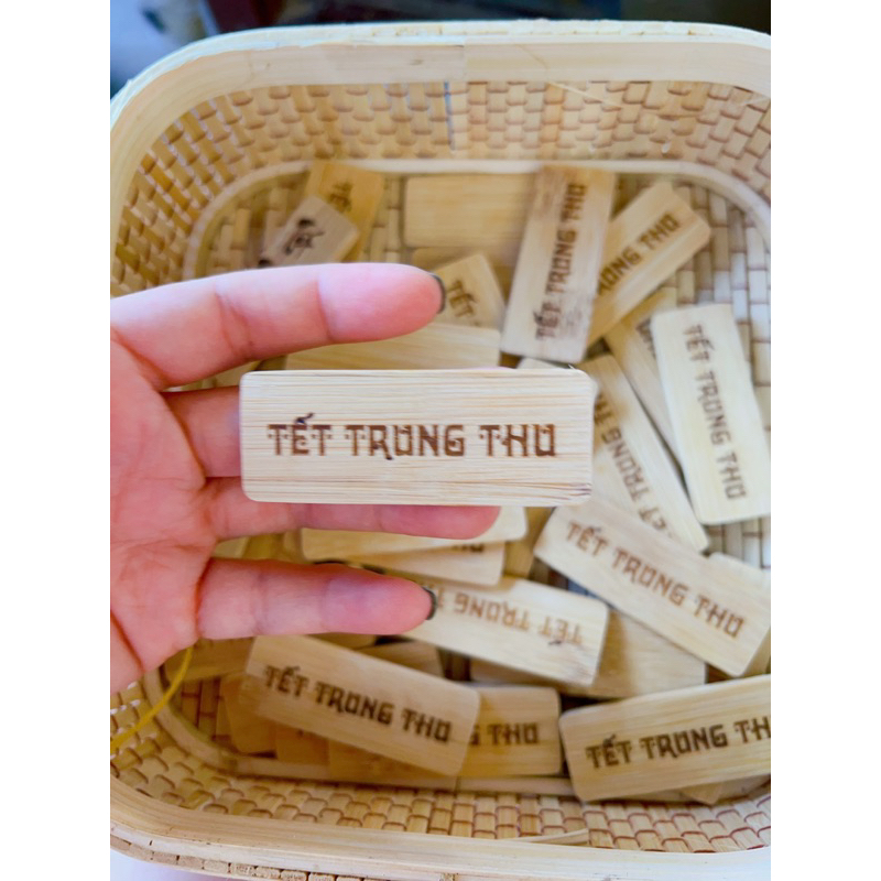 Tag tre Tết Trung Thu , Tết Sum Vầy, khắc tag tre logo theo yêu cầu, khắc tên thương hiệu bằng tre