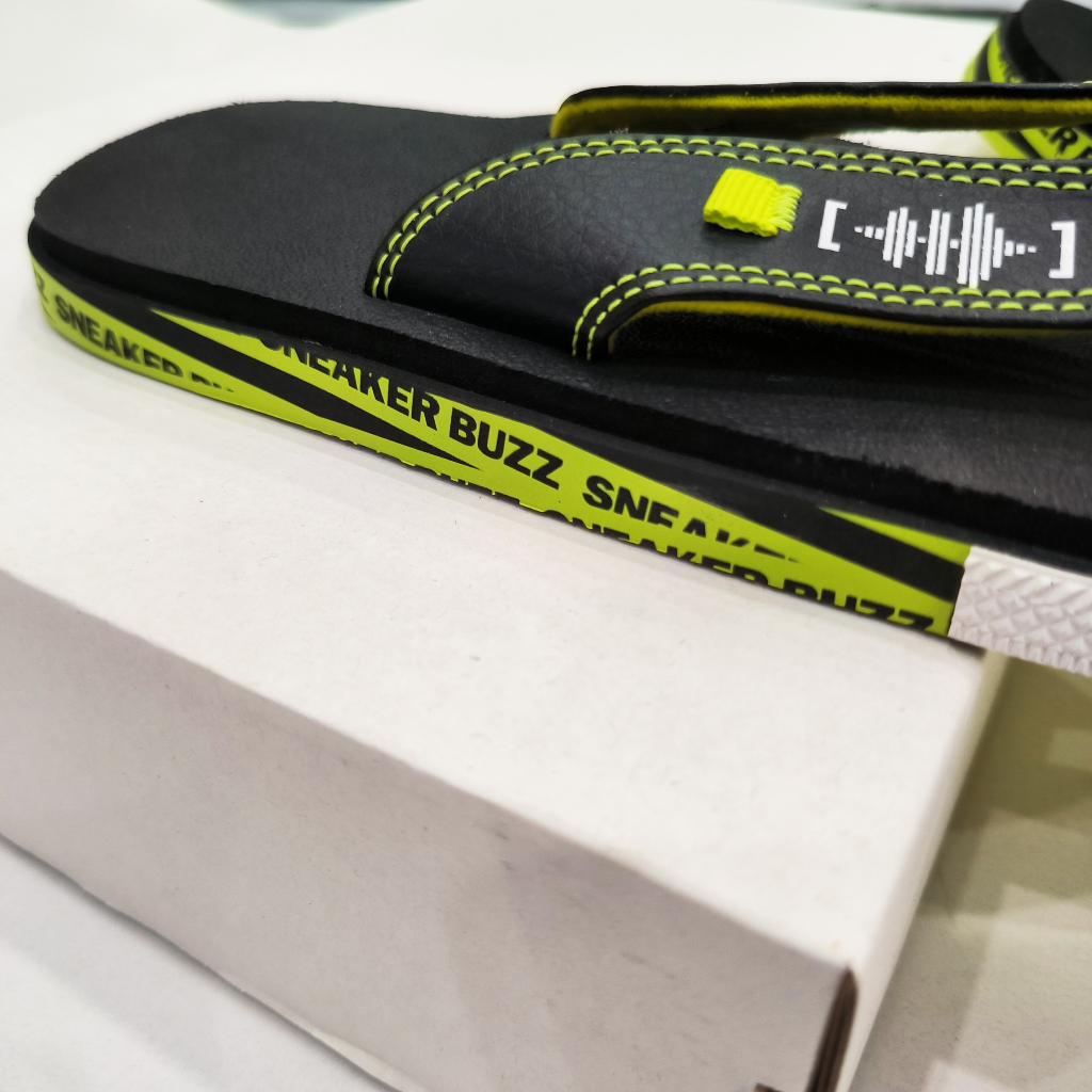 Dép Sneaker Buzz đen quai đen viền xanh mạ hoạ tiết chữ 1SBS013