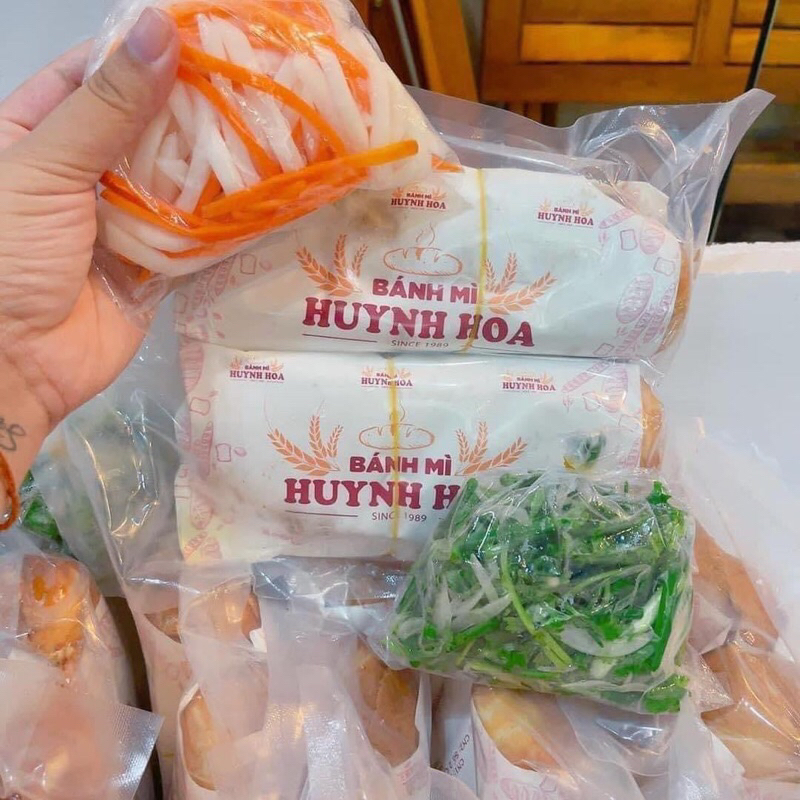 Bánh mỳ Huỳnh Hoa