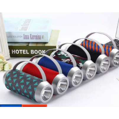 Loa Bluetooth J5 , Trang Bị Thêm Đèn Pin, Màu Ngẫu Nhiên, Bảo Hành 3 Tháng