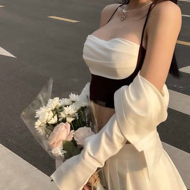 Áo croptop cột dây đen trắng sexy